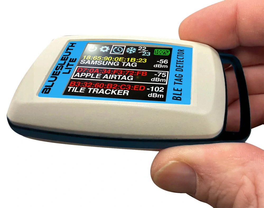 Detektor BLE sledovacích tagů (AirTag, Samsung Tag a jiné) - BlueSleuth-Lite