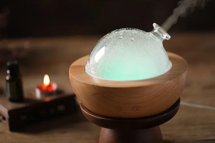 Dřevěný aroma difuzér s bluetooth reproduktorem a IP odposlechem Hompp