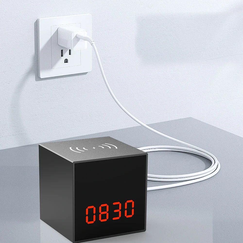 Skrytá WiFi kamera v budíku s bezdrátovým nabíjením - H200